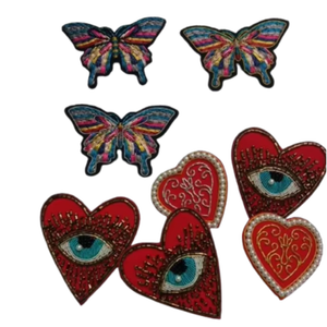 Collection de patchs brodés en forme de papillon et de cœur - Product Image 1