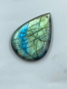 Pierre précieuse naturelle de labradorite, pierre authentique de couleur verte ombrée, forme poire, 68,35 carats, pour la création de bijoux - Product Image 3
