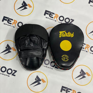 อุปกรณ์ฝึกซ้อมหนังคุณภาพพรีเมียม รูปทรงโค้ง สำหรับนวมชกมวยสีดำ ฝึกซ้อมคิกบ็อกซิ่ง  พร้อมโลโก้สั่งทำพิเศษ - Product Image 1