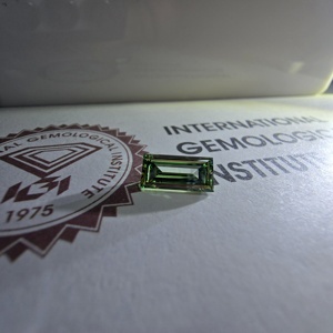 Diamante Cultivado en Laboratorio, Corte Baguette, Verde Intenso, 2CT, Certificado IGI, VS2, Diamante Suelto - Product Image 3