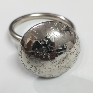 Elegante Anillo para Servilletas de Metal en Tono Plateado con Diseño Intrincado de Textura de Burbujas, Decoración Moderna y Minimalista para Mesa de Comedor para Fiestas - Product Image 6