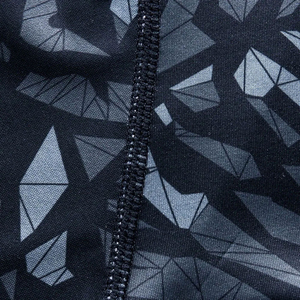 เสื้อแรชการ์ดแขนยาวผู้ชาย แห้งเร็ว ระบายอากาศดี กระชับรูปทรง เป็นมิตรกับสิ่งแวดล้อม ต้านเชื้อแบคทีเรีย ผลิตจากผ้าสแปนเด็กซ์/โพลีเอสเตอร์ รับผลิตแบบ OEM ตามสั่ง - Product Image 3