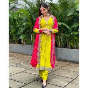 Vestido de Noche de Diseñador, Elegante Pantalón y Hermoso Dupatta para Fiestas - Product Image 5