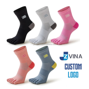 Calcetines deportivos unisex JZVINA, suaves, con soporte para el arco del pie, que absorben el sudor, con logotipo personalizado, para gimnasio, fútbol y entrenamiento. - Product Image 1