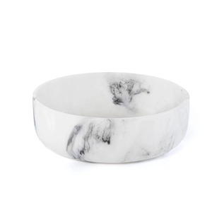 Bol en résine sur pieds, directement de l'usine, avec plateau et soucoupes assortis pour une présentation moderne et festive – Vaisselle - Product Image 3