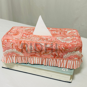 Housse de boîte à mouchoirs décorative en coton imprimé à volants motif floral Ridhi Floral Rose Garden, réutilisable pour la salle à manger d'hôtel - Product Image 2