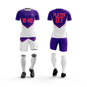 Ensemble de maillots et shorts de football personnalisés pour hommes, imprimés par transfert thermique, 100% polyester, antibactériens, respirants, séchage rapide, uniformes de football - Product Image 1