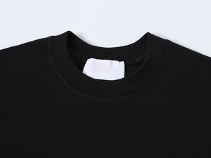 เสื้อยืดคอกลมแขนสั้นสีดำสำหรับผู้ชาย ผ้าฝ้ายเจอร์ซีย์ 100% ทรงปกติ สไตล์ลำลอง สีพื้น ทอแบบเรียบ - Product Image 4