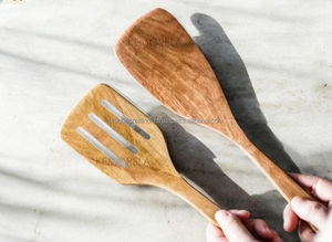 Ustensiles en bois de manguier sculpté TraditionTouch, ensemble de 3 ou 6 pièces, outils de cuisine faits à la main, manche floral, cuillère de cuisine traditionnelle, cadeau - Product Image 2