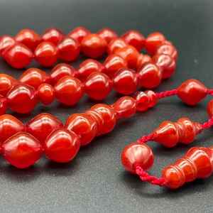 Tasbih en résine de qualité supérieure, fait main, tendance, pour une prière paisible, cadeau pour la vie spirituelle par HUMAYUN WORLD CRAFTS - Product Image 5