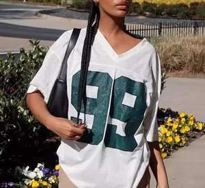 Camiseta de Fútbol de Malla Personalizada para Mujer, Cuello en V, Top Deportivo Oversize, Ropa Deportiva con Número Brillante, Proveedor OEM ODM - Product Image 5