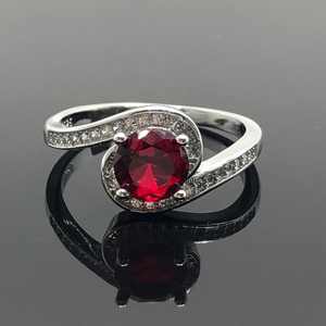 Bague de fiançailles en argent sterling avec rubis rouge du Kenya et diamant, pierre de naissance d'août, cadeau pour 40e anniversaire de mariage - Product Image 1
