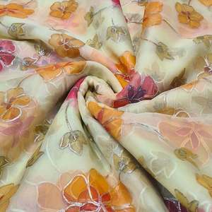 Tissu imprimé de qualité supérieure avec broderie, un textile moderne conçu pour les collections de mode et de vêtements élégants. Ce tissu est un article essentiel pour la mode. - Product Image 4