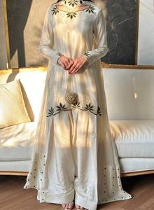 Traje Kurti Farshi Salwar de crepé para mujer, fabricado en India, con bordados de primera calidad y elegante dupatta para fiestas. - Product Image 5