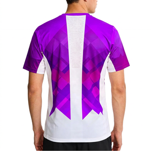 Camiseta Deportiva de Manga Corta para Hombre, Estampado Geométrico por Sublimación, Transpirable, 100% Poliéster, Cuello Redondo, Corte Regular - Product Image 3