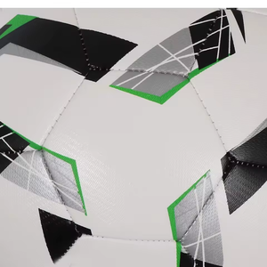 Balón de Fútbol de Entrenamiento OEM de Pakistán, Talla 5, Blanco, PU, con Patrón Verde, Negro y Gris - Product Image 1