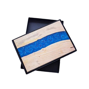 Planche à découper et à servir en bois de manguier avec résine époxy bleue de qualité supérieure pour la maison et les hôtels - Product Image 1