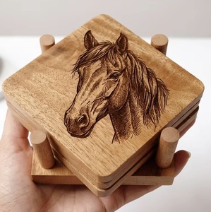 Juego de Posavasos Cuadrados de Madera Rústica con Diseño de Caballo, Hechos a Mano en Uttar Pradesh, 10 cm de Diámetro - Product Image 1