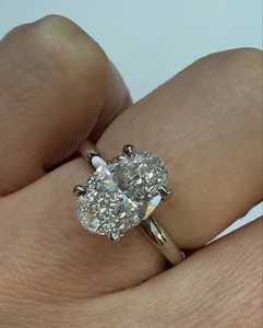 แหวนเพชร 1.5 กะรัต ทองคำแท้ 14K 18K ทรงโอวัล เพชรเพาะเลี้ยง ฝังแบบหนามเตย สำหรับหมั้น ขอแต่งงาน ของขวัญวันครบรอบสุดหรู - Product Image 3