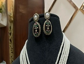 Parure élégante de collier et boucles d'oreilles ethniques en laiton plaqué or, ornée de moissanite et d'imitation de perles, style Kundan, pour femme, cadeau de mariage - Product Image 2