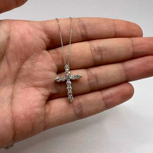 Exquisito colgante de diamante redondo cultivado en laboratorio, certificado por IGI, en oro amarillo, oro rosa, oro blanco o plata, con piedra de color D, E, F, claridad VVS o VS. - Product Image 1