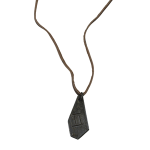 Pendentif élégant en fer forgé artisanal en forme de mini hache avec cordon plat en cuir suédé pour la mode bohème masculine - Product Image 4