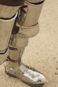 Armure de jambe complète médiévale en acier, faite à la main, de style gothique, avec sabaton, pour reconstitution historique, protection de jambe, armure de chevalier et costume de la Renaissance - Product Image 3