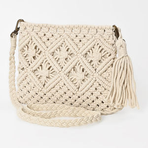 Sac bandoulière en macramé de coton fait main style bohème avec pompon, pochette d'épaule tissée vintage pour femme - Product Image 3