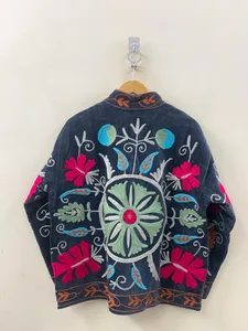 Chaqueta de Terciopelo Premium Hecha a Mano para Mujer, Estilo Tradicional Rajastaní y Cachemir, Bordado Floral Multicolor, Abertura Frontal - Product Image 2