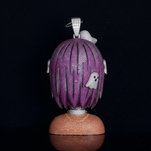 Colgante de Diamantes con Diseño de Chica Anime 'Iced Out' con Pelo Rosa y Detalles de Piedras de Colores en Oro Blanco, Estilo Hip Hop de Personaje de Dibujos Animados Personalizado - Product Image 3