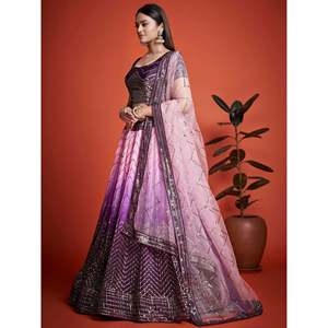 Cautivador Lehenga Choli de Chinon con Lentejuelas Moradas para Bodas - Product Image 5