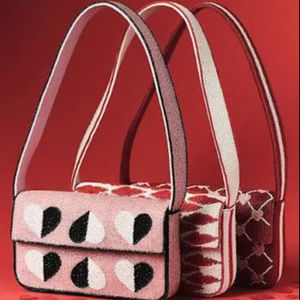 Bolso de hombro personalizado con patrón de corazón y cuentas, cartera de solapa rosa con cuentas de semillas, bolso de mano para fiesta, boda, evento, accesorio para mujer - Product Image 1