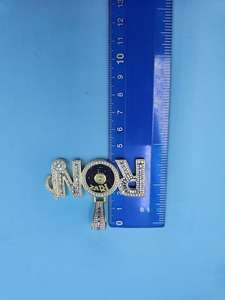 จี้เพชรโมอิสซาไนต์ VVS แบบกำหนดเอง ประดับเงินแท้ 925 จี้แบบสั่งทำพิเศษ ประดับเพชรเต็มตัวอักษรชื่อหรืออักษรย่อ เครื่องประดับฮิปฮอป - Product Image 2