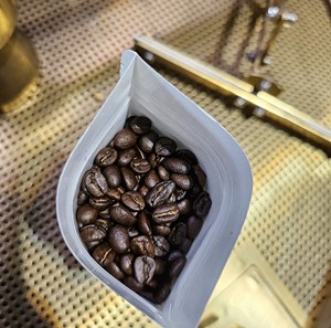 เมล็ดกาแฟคั่ว EM พร้อมโลโก้แบรนด์ของคุณ บริการบดตามสั่ง คั่วสดใหม่ตามความต้องการ สำหรับธุรกิจระดับโลก - Product Image 6