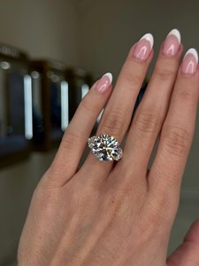 Anillo de Compromiso con Tres Diamantes Cultivados en Laboratorio de 5 Quilates, Oro de 14k o Platino, Anillo Nupcial Elegante, Certificado por IGI - Product Image 1