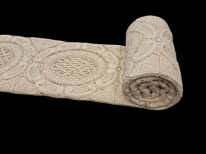 Tela de encaje de algodón GPO blanco premium al por mayor de fábrica - Diseño intrincado de guipur con medallón para vestidos de lujo y chalecos - Product Image 2