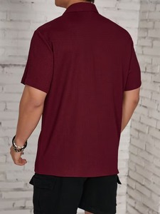 เสื้อเชิ้ตแขนสั้นผู้ชาย ระบายอากาศได้ดี เนื้อผ้ามีเท็กซ์เจอร์ คอปกคิวบา สไตล์ลำลอง ใส่ได้ในฤดูร้อน ติดกระดุม แฟชั่นสตรีทแวร์ รับผลิตแบบ OEM ตามสั่ง - Product Image 4