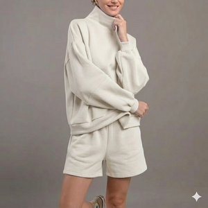 Ensemble court haut de gamme pour femme, col roulé, au-dessus du genou, en polaire épaisse, deux pièces, chaud, coupe décontractée, pour usage quotidien - Product Image 1