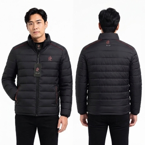 Veste matelassée pour homme avec rembourrage épais, tissu extérieur lisse, intérieur chaud, silhouette moderne et poches pratiques - Product Image 6