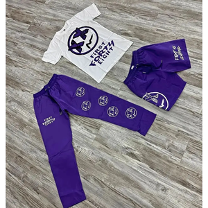 เสื้อยืดลายกราฟิกผู้ชายพร้อมกางเกงจ็อกเกอร์และกางเกงขาสั้นเข้าชุด ชุดลำลองฤดูร้อนสามชิ้น ชุดพิมพ์ลายตามสั่ง ขายส่งจำนวนมาก - Product Image 3