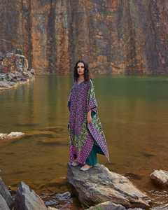 Confeccionado a mano, adornado con lentejuelas geométricas y bordados a mano con espejos en toda la prenda delantera y trasera. Se combina con pantalones anchos de crepé. - Product Image 4