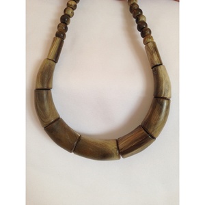 Collier en bois écologique pour femmes, accessoires de mode en cristal fabriqués à la main - Product Image 4