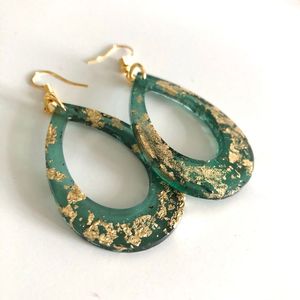 Pendientes de Resina Clásicos Hechos a Mano para Mujer, con Forma Personalizada, para Fiestas y Eventos - Product Image 2