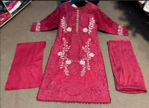 Collection Cousue en Gros : Ensembles 3 Pièces en Lawn pour Femmes Pakistanaises et Indiennes avec Dentelle et Boutons – Marque Dr Haris – Luxe et Haute Qualité - Product Image 5