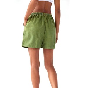 Shorts de Mujer Verdes Lisos de Algodón con Cintura Elástica y Bolsillos, Corte Holgado Informal, Cintura Media, Tejido Transpirable, Shorts de Verano - Product Image 4
