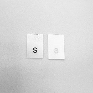 Etiquetas Adhesivas Personalizadas de Talla de Ropa de Cuello Trasero XS a XXXL Fácil Aplicación para Camisas Uniformes y Ropa Embalaje de Tela - Product Image 1