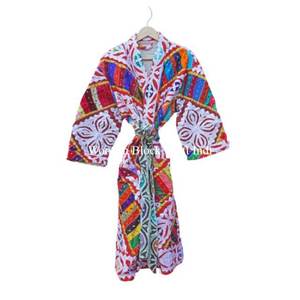 Robe de chambre en coton faite à la main pour femme, manteau d'hiver matelassé à trois couches avec broderie, style kimono long, imprimé - Product Image 1