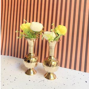 Jarrón Decorativo de Latón Hecho a Mano, Maceta Larga de Metal con Arte Floral Tradicional para Decoración de Mesa de Sala de Estar u Oficina - Product Image 4