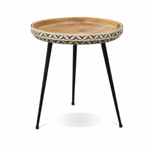 Taburete cilíndrico artesanal con incrustaciones de hueso, con llamativas rayas horizontales en blanco y negro, disponible a precios de mayorista. - Product Image 3