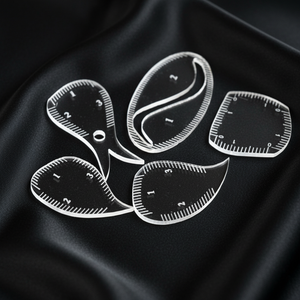 Regla Profesional de Acrílico Transparente para Dar Forma a las Cejas, con Marcas de Medición para Microblading - Product Image 1